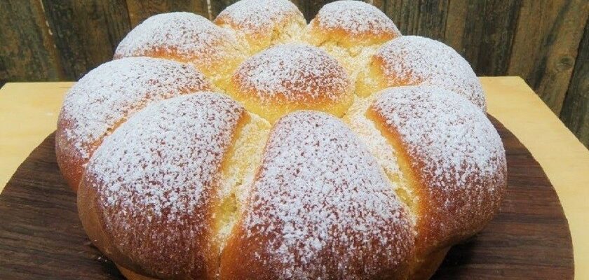 Булочка зі згущеним молоком