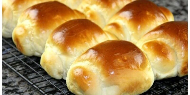 Булочки з дріжджового тіста
