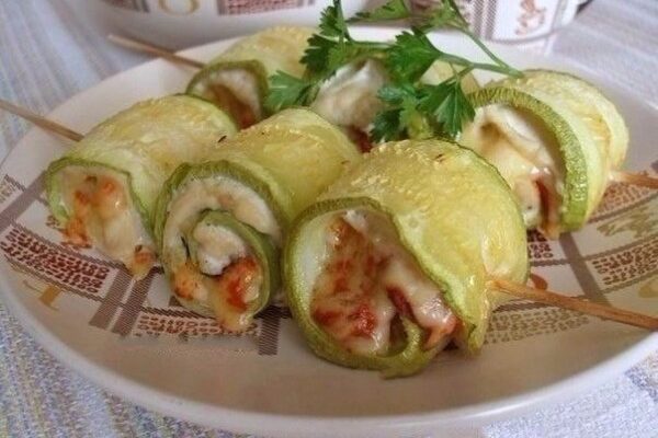 Рулети з кабачків