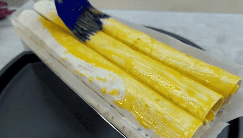 Рецепт торта “Вишнева гірка” з сиром і вишнями на швидку руку