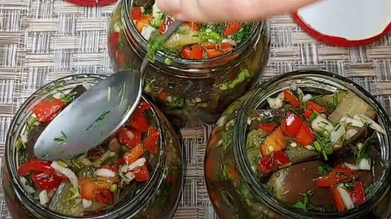 Мариновані баклажани, як гриби на зиму з часником та перцем