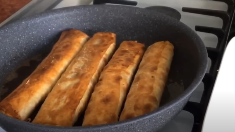 Смакота з тонкого лаваша. Хрустка скоринка і неймовірно смачна начинка