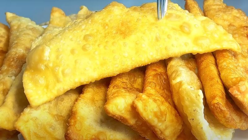 Чебуреки соковиті та хрусткі. Багато років готую тільки так
