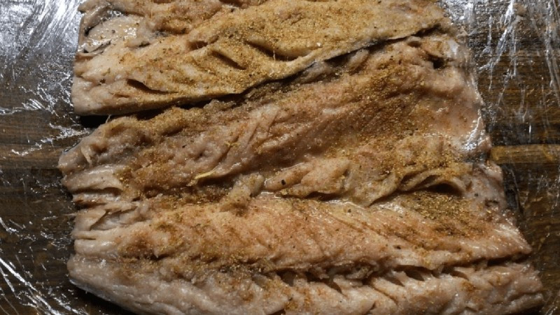Показую, як я готую рулет зі скумбрії на холодну закуску