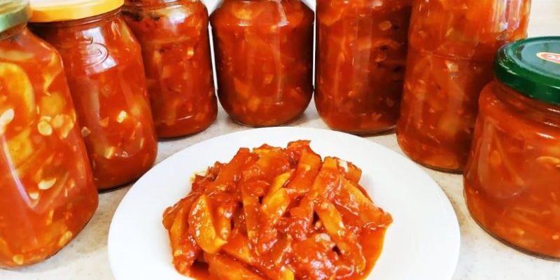 Лечо з кабачків на зиму з томатною пастою